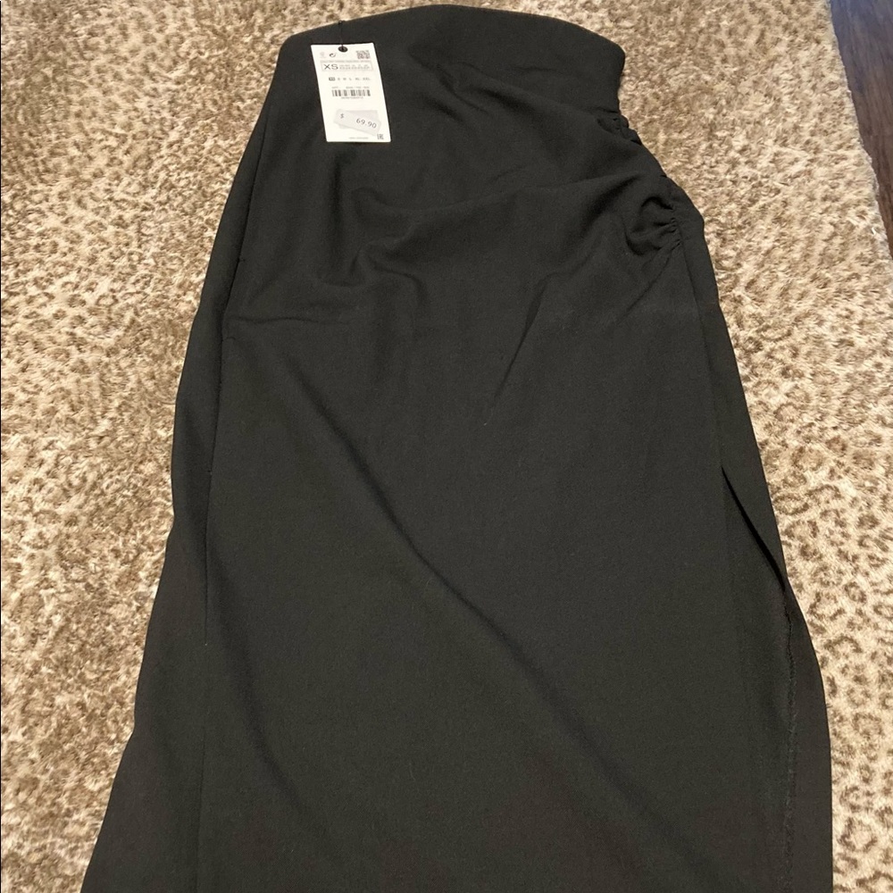 Tight pencil, open leg Italian skirt